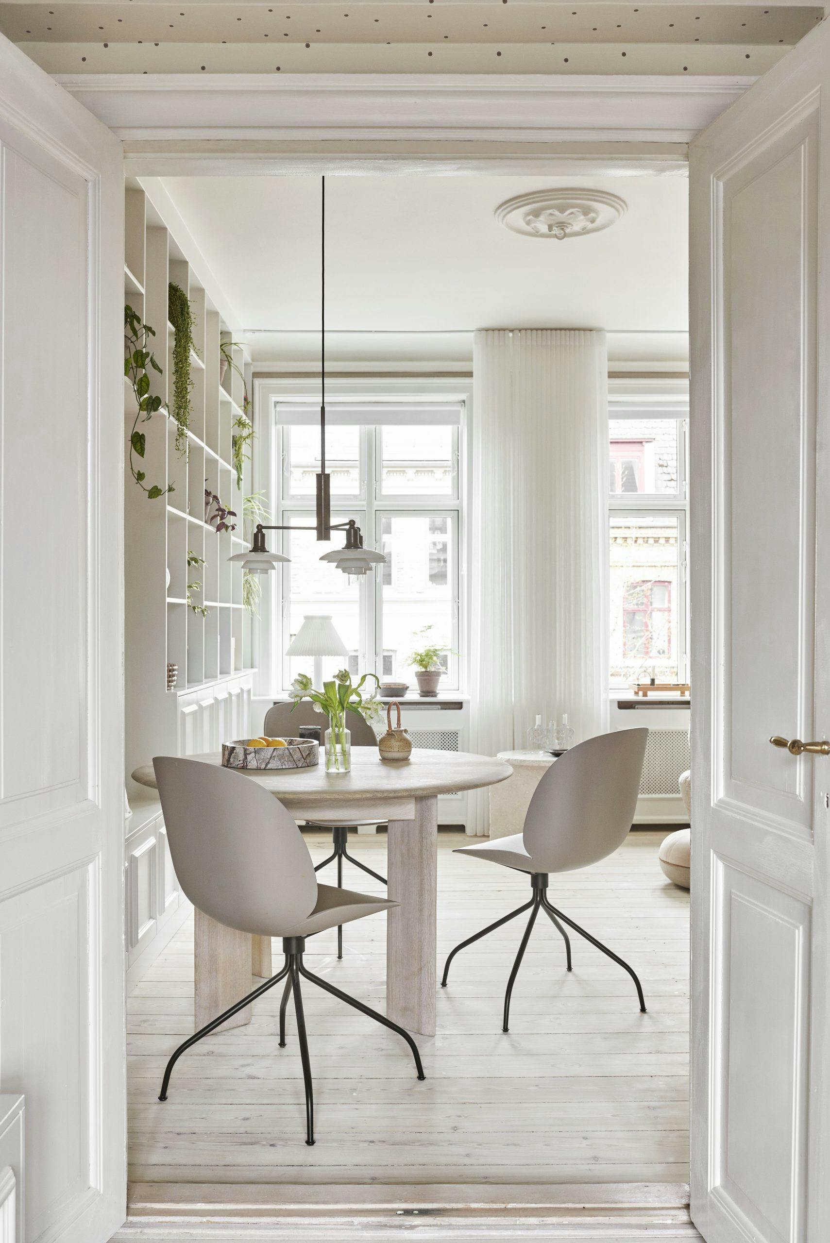 CECILIEGRANN240205 Inngang mot stue